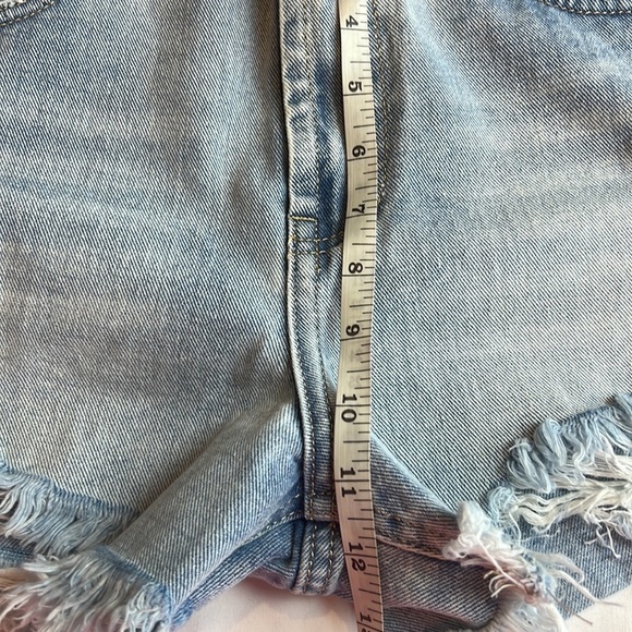 NASTY-GAL collection high waist, distressed denim shorts size large New - Picture 7 of 8